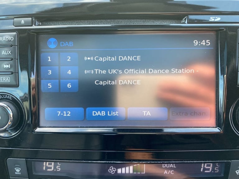 2016 Nissan Qashqai 1.6 dCi N-Connecta SUV 5dr Diesel Manual 4WD Euro 6 (s/s) (130 ps) HATCHBACK ...