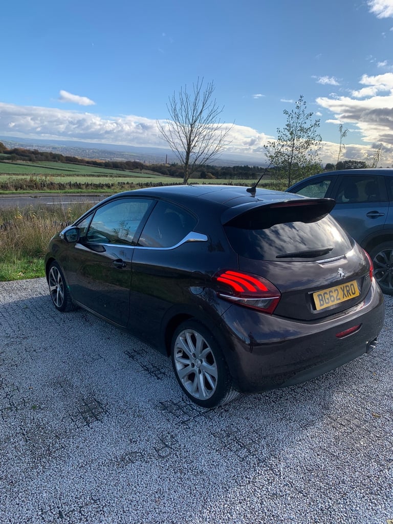 Peugeot, 208, Hatchback, 2012, Manual, 1598 (cc), 3 doors