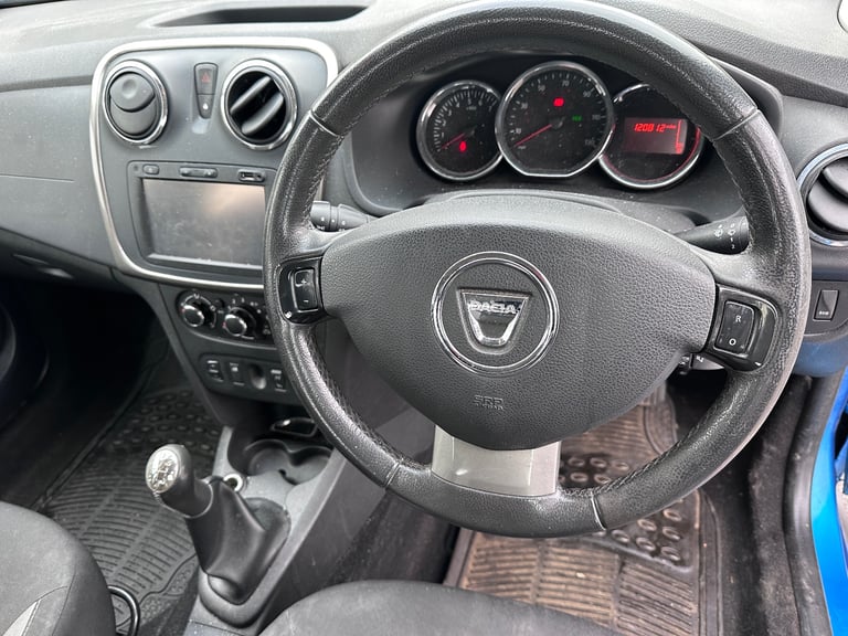 2016 Dacia Sandero Stepway 4x4 1.5 DCI diesel, £20 tax, 12m MOT, not kia ford Renault 
