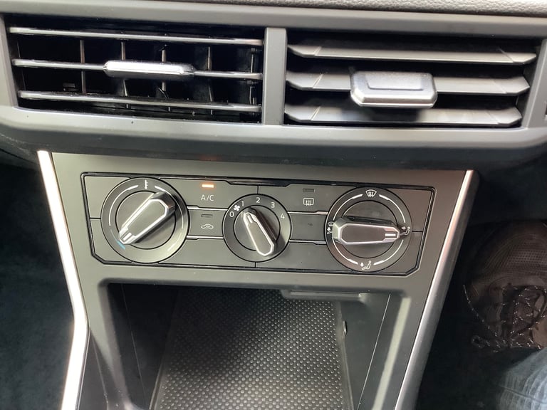 2024 Volkswagen Polo LIFE Hatchback Petrol Manual
