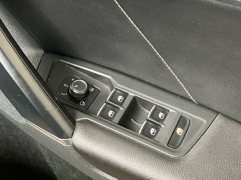 2017 Volkswagen Tiguan 2.0 TDi 150 4Motion R-Line 5dr SUV DIESEL Manual