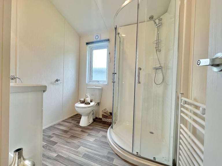 Luxury Static Lodge For Sale NOW REDUCED FOR QUICK SALE Suffolk Coast 11.5 Month Season 