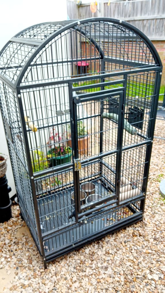 Xl parrot cage 