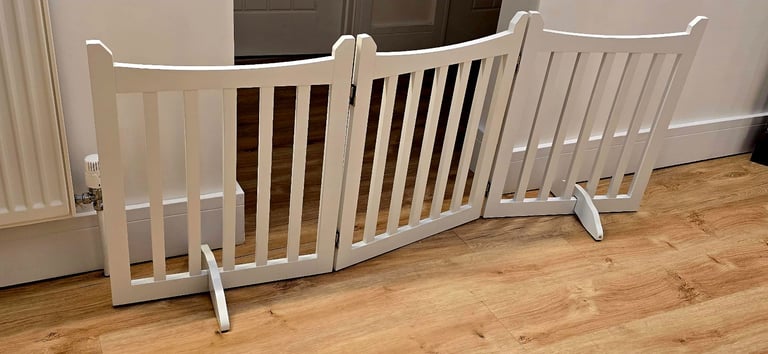 image for Wooden Pet Gate Indoor 3 Panels Freestanding Dog Fence