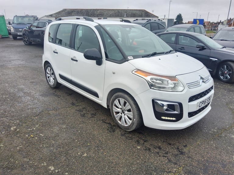 image for 2016 Citroen C3 Picasso 1.2 PureTech Edition 5dr 1 former keeper  £35 a year road tax MPV Petrol ...
