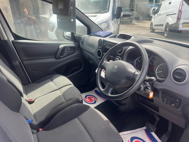 2019 Peugeot Partner 636 SE 67 Van Auto PANEL VAN Electric Automatic