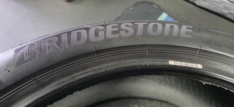 225 45 18   2 x tyres Bridgestone Turanza TOO5 MO