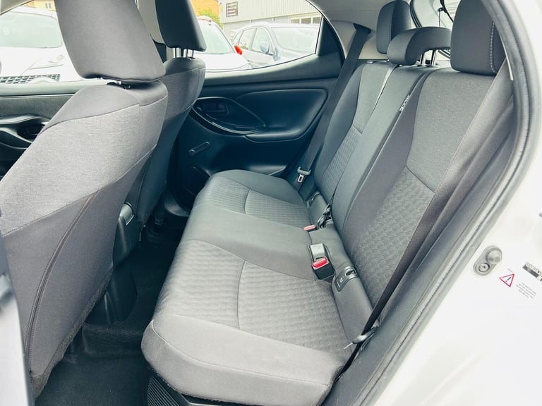 2022 Toyota Yaris 1.5 VVT-h Icon E-CVT Euro 6 (s/s) 5dr HATCHBACK Petrol/Electric Hybrid Automatic