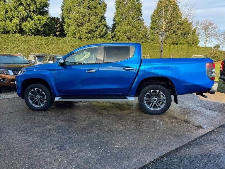 MITSUBISHI L200 2.2 DI-D DC Barbarian 4WD Euro 6 (s/s) 4dr Blue Manual Diesel 20