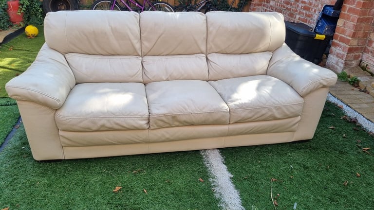 Lether sofa 3 seaters   Italian leather sofa beage 