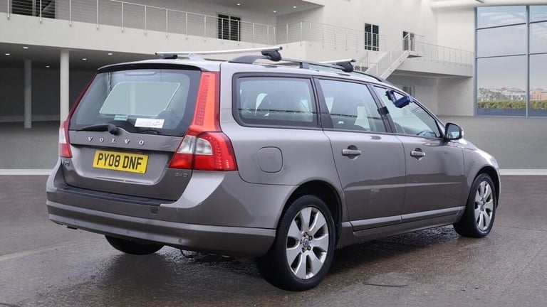 VOLVO V70 2.4 D SE G/T Estate LEATHER AUTO