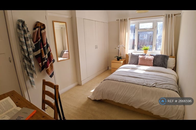 3 bedroom house in Freeburn Causeway, Coventry, CV4 (3 bed) (#2666596)