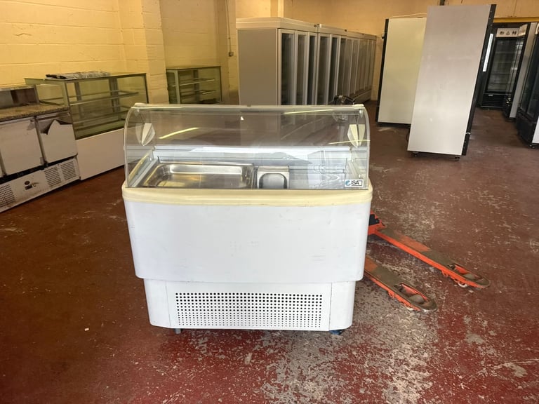 Commercial fridge 