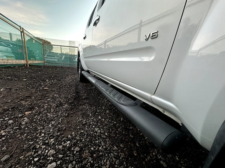 2013 Nissan Navara 3.0 dCi V6 Outlaw 4WD Diesel 4-Door Diesel