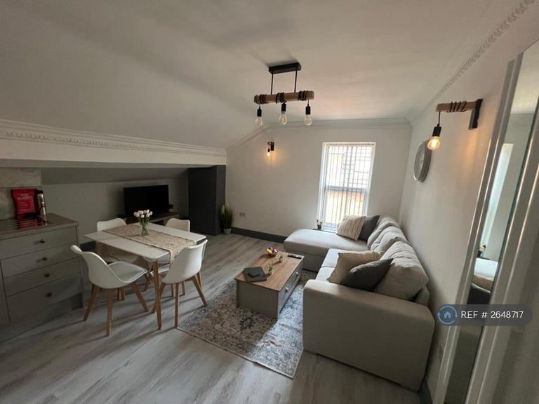 2 bedroom flat in Balmoral Road, Fairfield, Liverpool, L6 (2 bed) (#2648717)