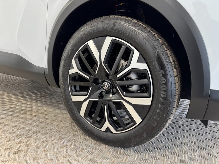 2025 Citroen C4 Plus PureTech 130HP EAT 8 Hatchback Petrol Automatic