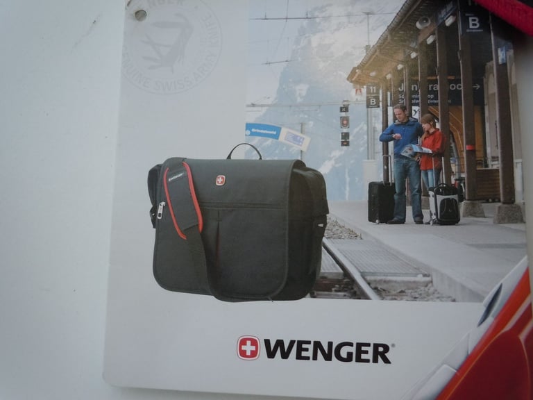 Laptop shoulder bag by Wenger -New - Perfect condition