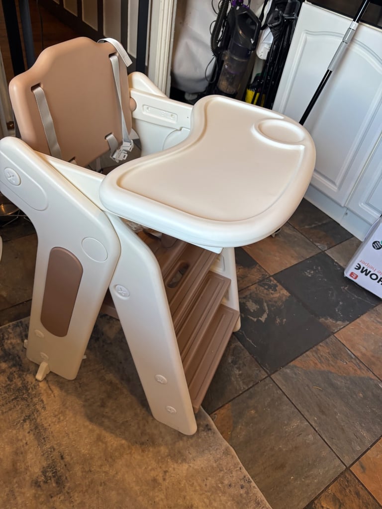 Multi function learning tower/ high chair 