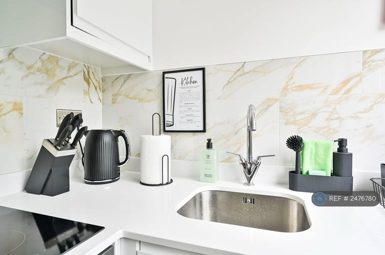 1 bedroom flat in Station Parade, Sevenoaks, TN13 (1 bed) (#2476780)