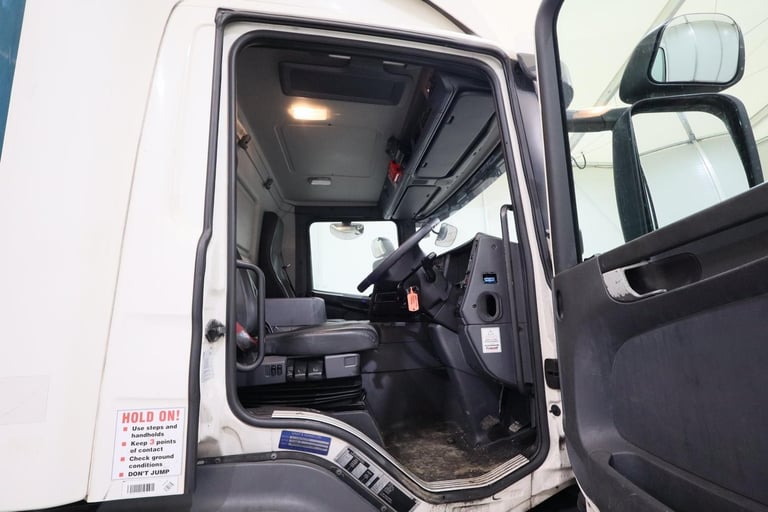 2016 (16 PLATE) Scania P250 4x2 Euro 6 Refrigerated