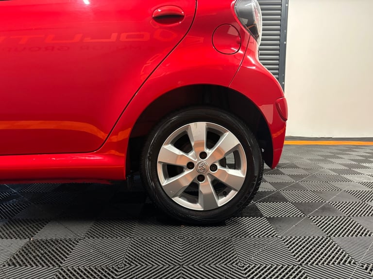 2014 Toyota AYGO 1.0 VVT-i Move with Style 5dr HATCHBACK Petrol Manual