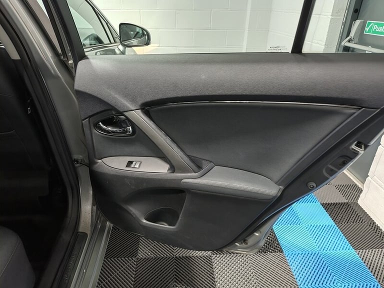 2014 Toyota Avensis D-4D Icon Business Edition Saloon Diesel Manual
