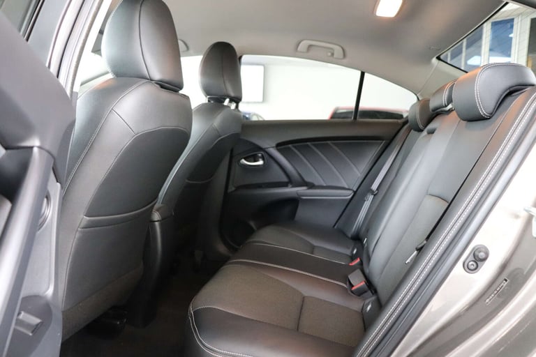 2017 Toyota Avensis 2.0 Avensis Business Edition+ D-4D 4dr Saloon Diesel Manual