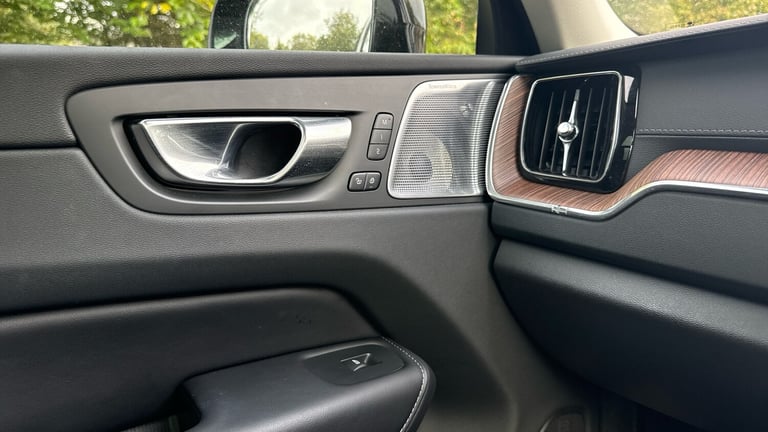 2022 Volvo XC60 2.0 B5P Ultimate Dark 5dr AWD Geartronic Petrol Estate Estate Petrol Automatic