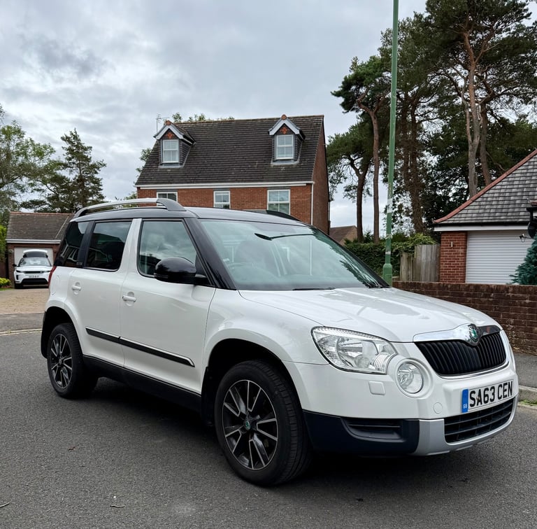 Skoda, YETI, Hatchback, 2013, Manual, 1968 (cc), 5 doors