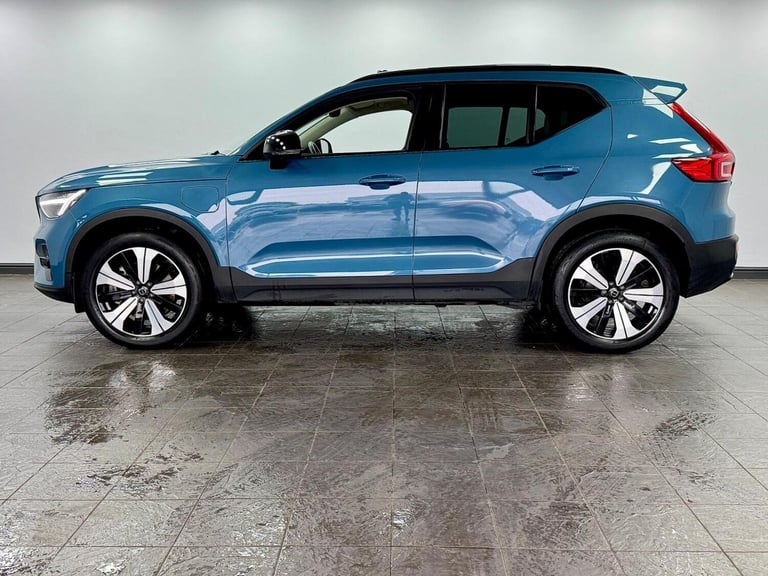 VOLVO XC40 1.5h T5 Recharge 10.7kWh Ultimate Dark Auto Euro 6 (s/s) 5dr 2023
