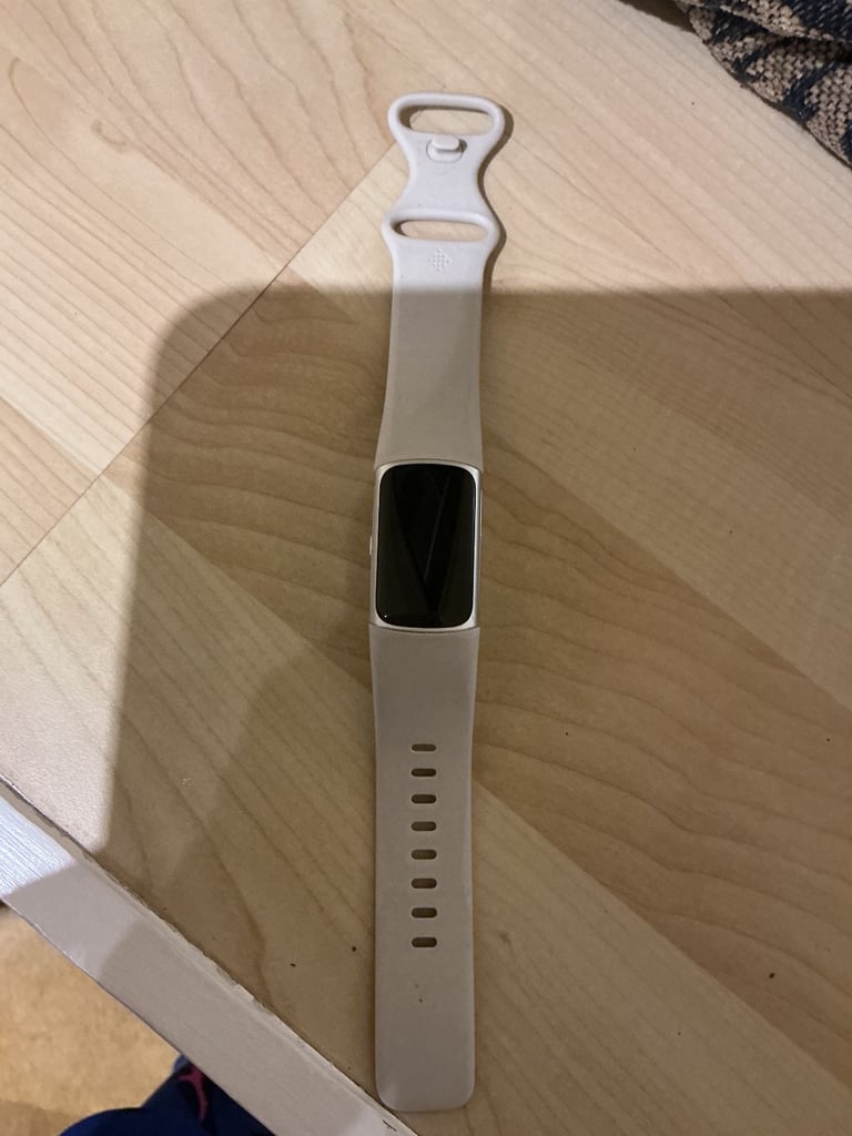 image for Fitbit smart watch charge 6