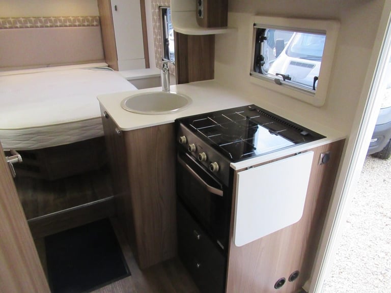 2017 Swift Champagne 694