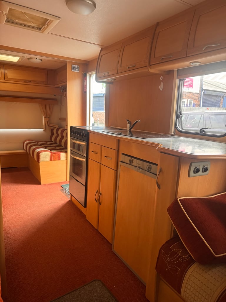Lunar Lexon 2005 5 berth 