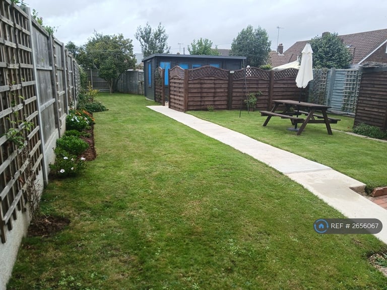 1 bedroom in Burnside Crescent, Sompting, Lancing, BN15 (#2656067)