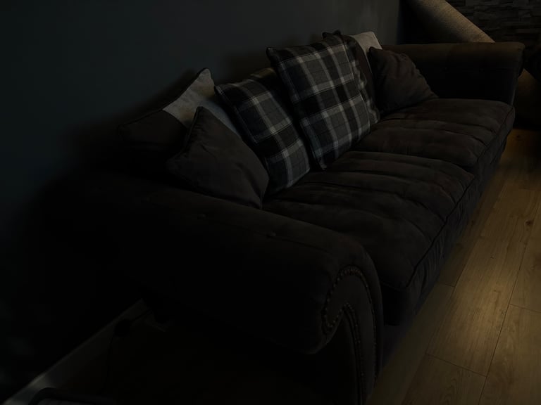 2 4 seater sofas’