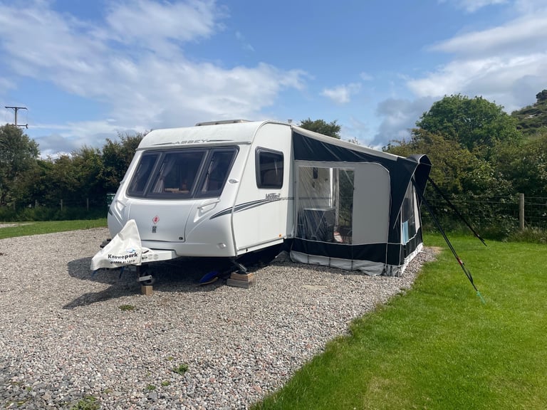 Abbey Vogue2 460