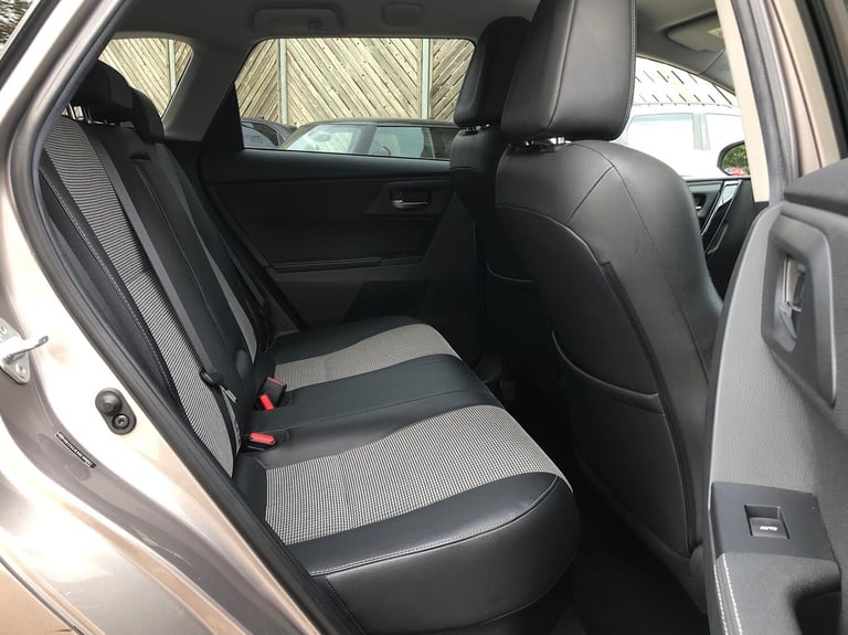 2015 Toyota Auris 1.8 Hybrid Excel TSS 5dr CVT ESTATE PETROL/ELECTRIC Automatic