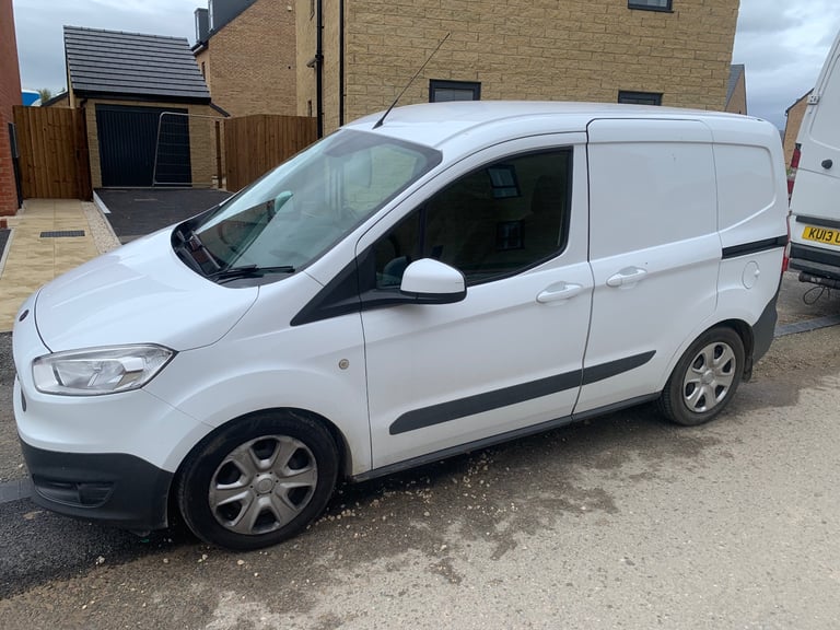 Ford, TRANSIT COURIER, Panel Van, 2017, Manual, 1498 (cc)