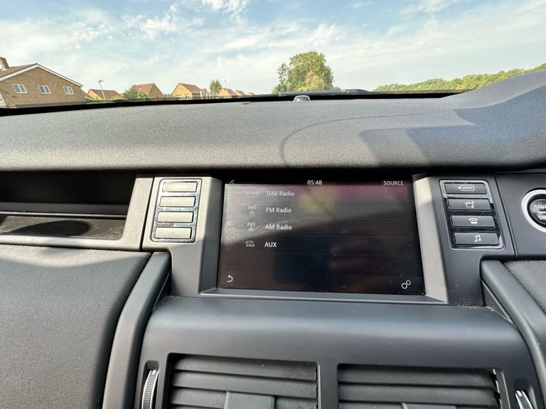 2017 Land Rover Discovery Sport 2.0 TD4 Pure Edition 4WD Euro 6 (s/s) 5dr (5 Seat) ESTATE Diesel ...