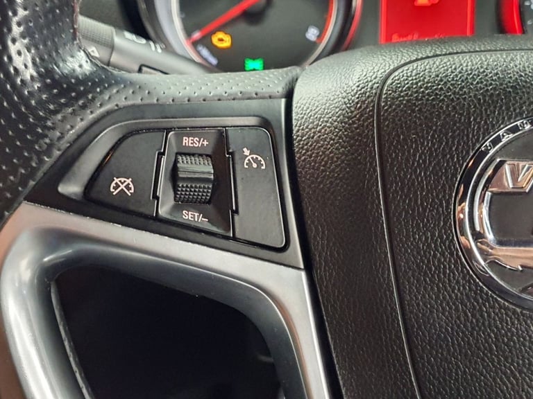 2013 Vauxhall Insignia 2.0 CDTi SRi Vx-line Nav [160] 5dr HATCHBACK DIESEL Manual