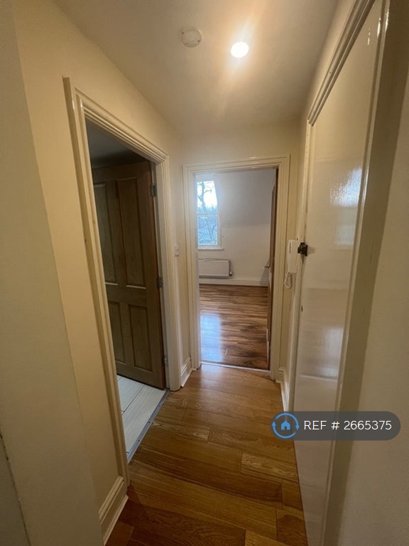 2 bedroom flat in Elmsley Road, Liverpool, L18 (2 bed) (#2665375)