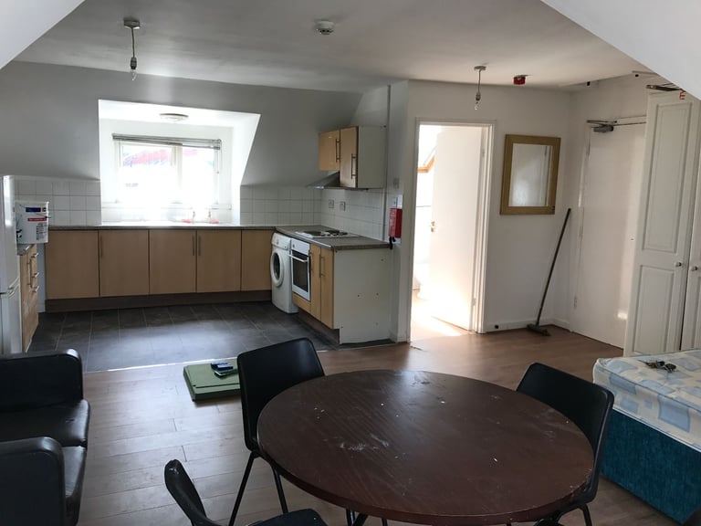 Studio Flat to Rent – Newport (Corporation Road, by George Street Bridge)