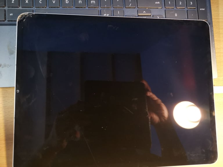 Ipad pro 12.9 WiFi and cellular phone gen5