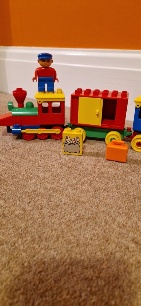 LEGO DUPLO BUILDING, TRAIN AND FIGURES. EXCELLENT CONDITION.