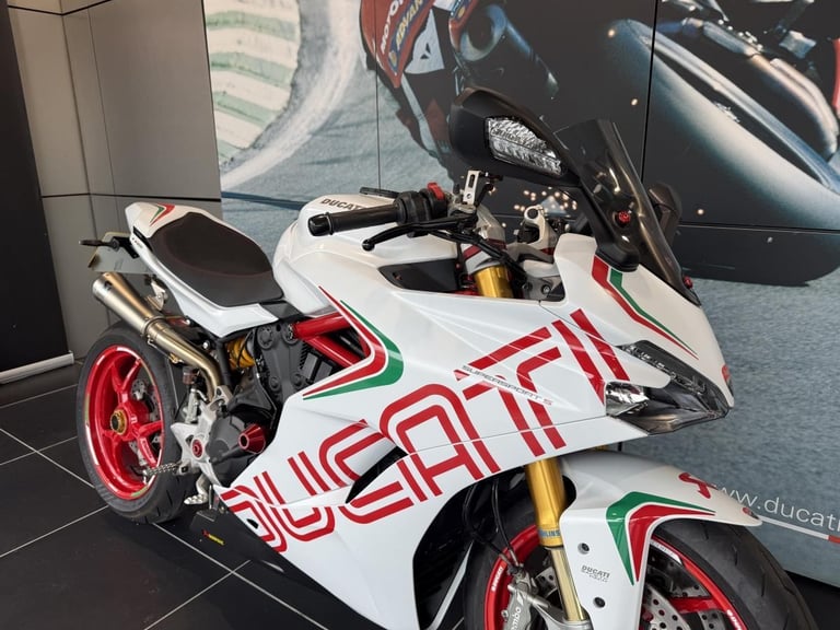 2021 Ducati Supersport S – 5,402 Miles