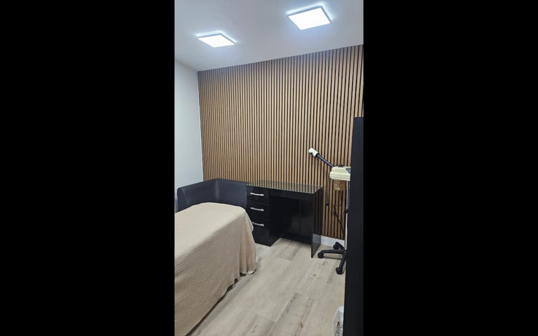 Beautician room to rent