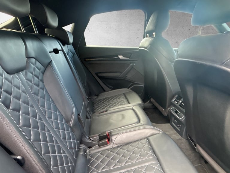 AUDI Q5 2.0 TDI 40 Black Edition 2024