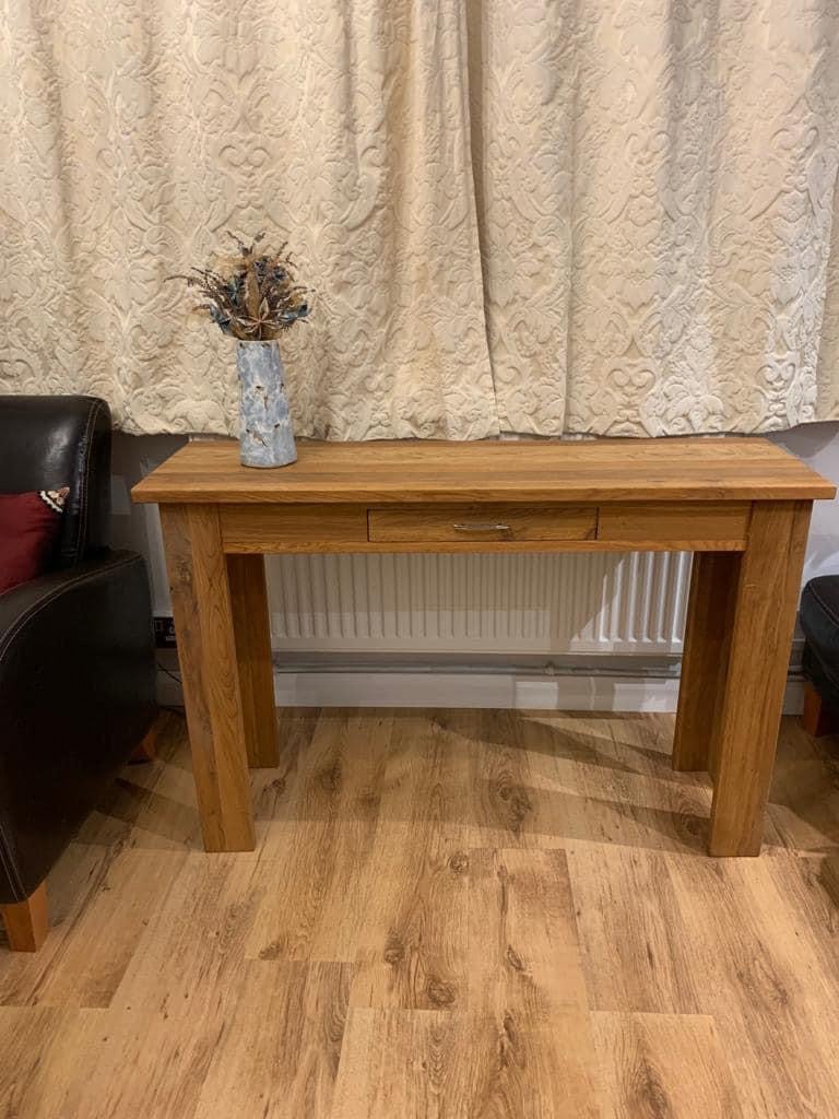 Console table 