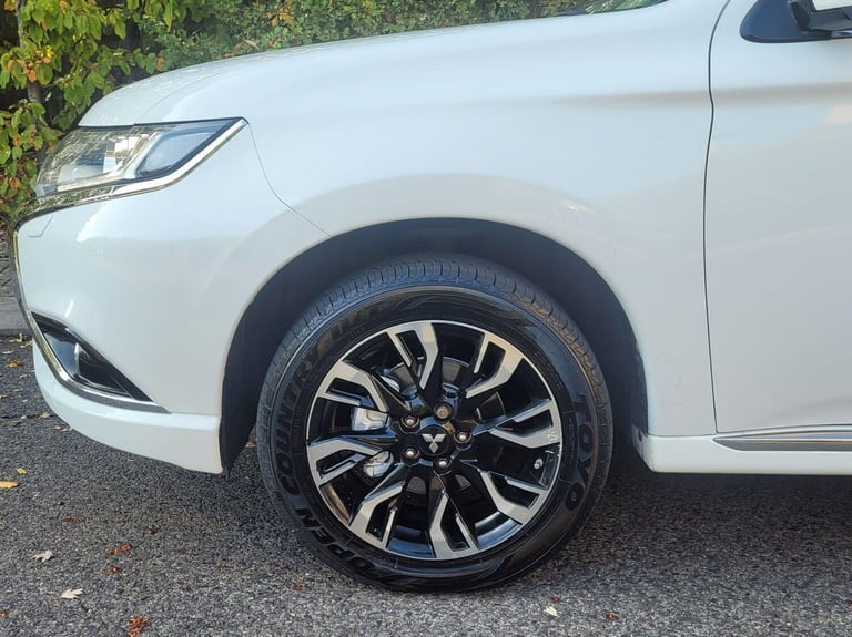  Mitsubishi Outlander 2.0h 12kWh GX3h CVT 4WD Euro 6 (s/s) 5dr Petrol/Electric Hybrid Automatic