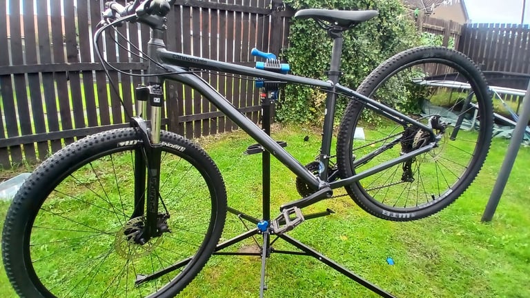 Hardtail Cannondale trail bike